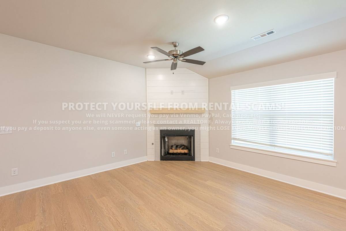 House for rent at 617 S Wagon Wheel Ave, Fayetteville, AR 72704