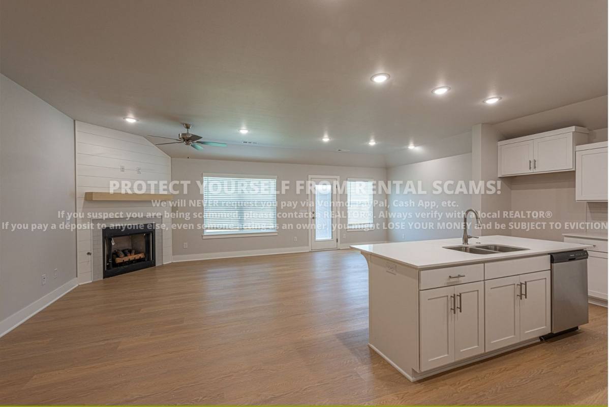 House for rent at 617 S Wagon Wheel Ave, Fayetteville, AR 72704