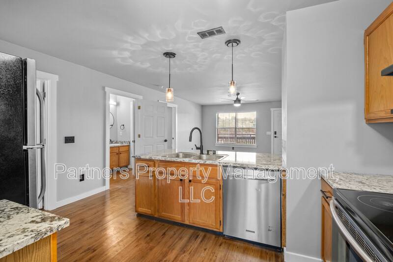 Apartment for rent at 825 N Leverett Ave #7, Fayetteville, AR 72701