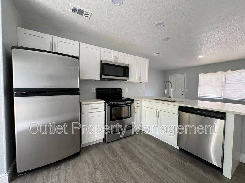 House for rent at 440 S Hill Ave, Deland, FL 32724