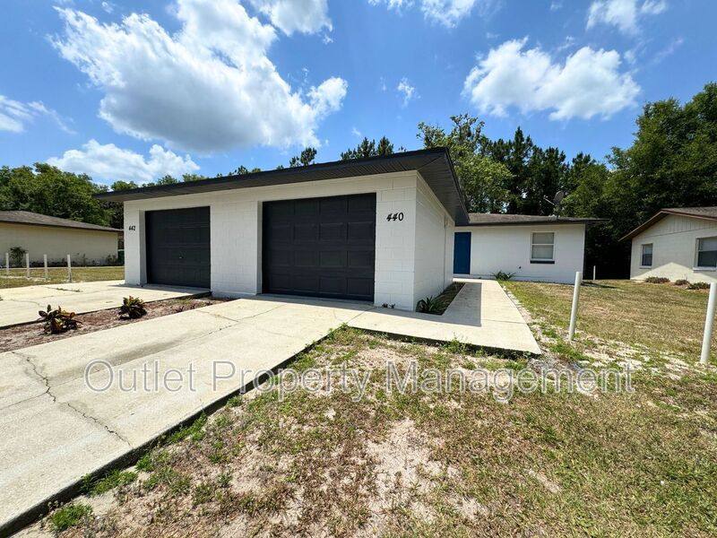 House for rent at 440 S Hill Ave, Deland, FL 32724