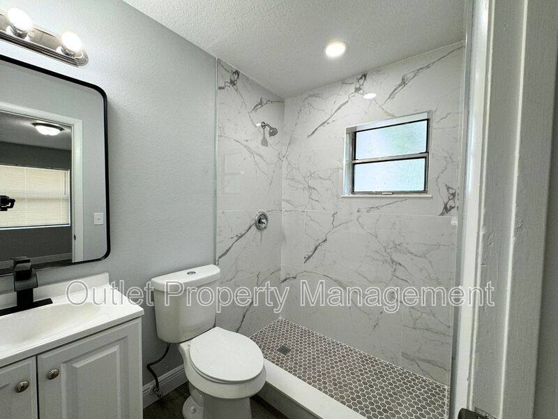 House for rent at 440 S Hill Ave, Deland, FL 32724
