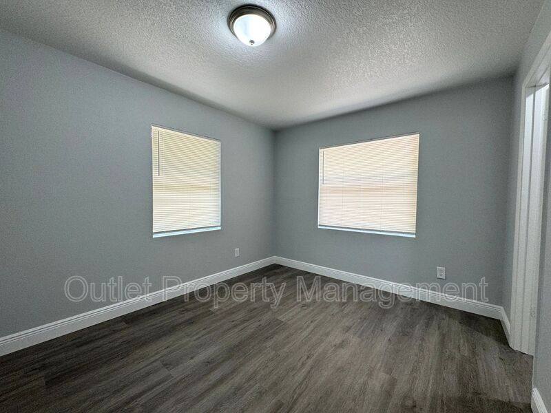 House for rent at 440 S Hill Ave, Deland, FL 32724