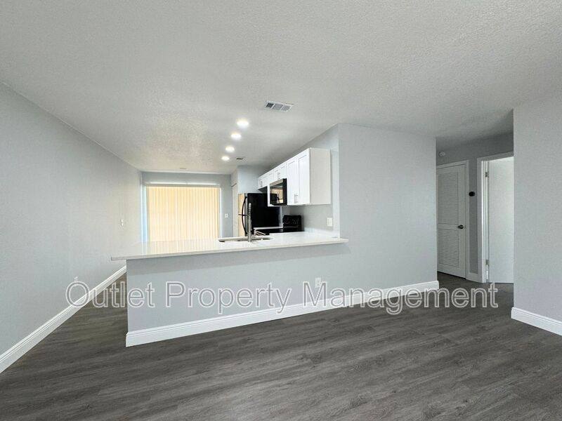 House for rent at 440 S Hill Ave, Deland, FL 32724