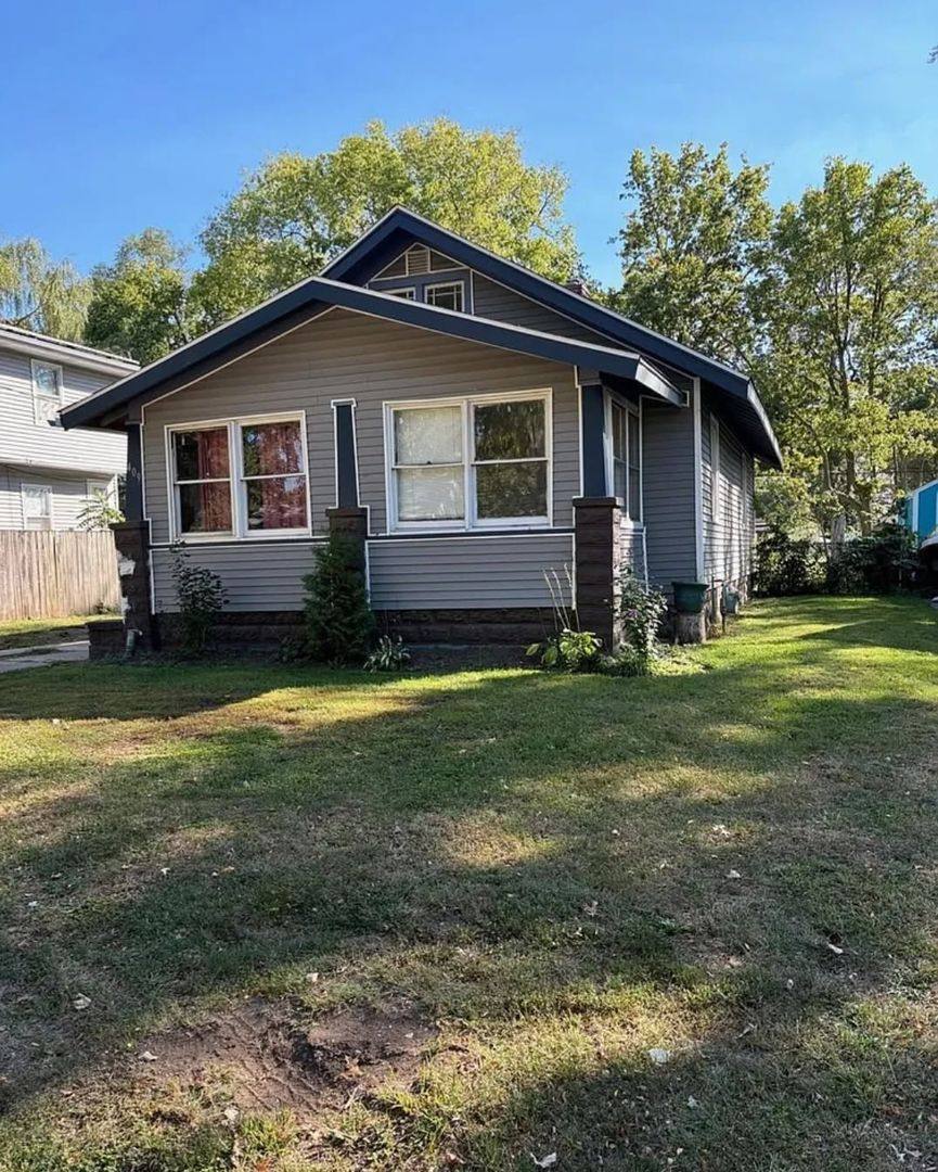 House for rent at 409 Barnum Rd, Rockford, IL 61109