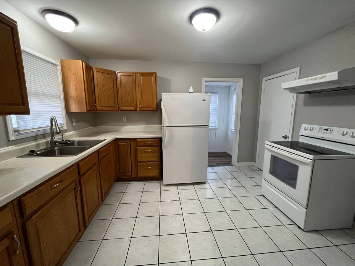 House for rent at 409 Barnum Rd, Rockford, IL 61109