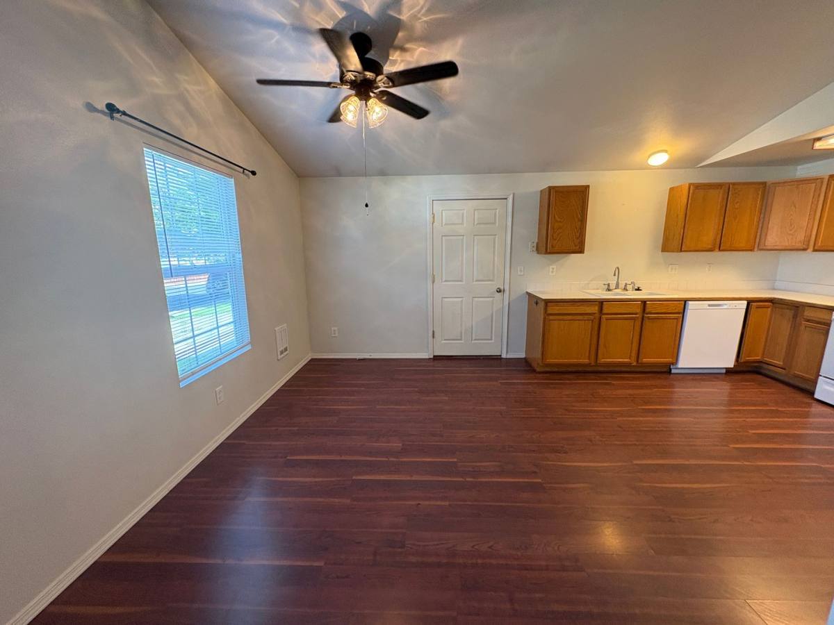 Townhouse for rent at 2708 NW 8th, Redmond, OR 97756