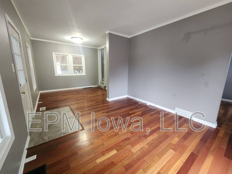 House for rent at 719 Marsh St, Waterloo, IA 50701