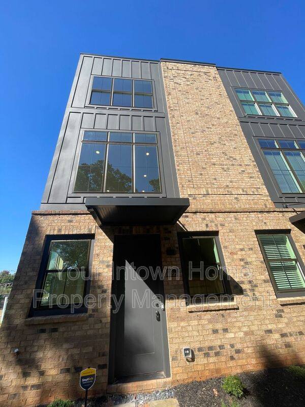 Townhouse for rent at 1135 Knight Walk NW, Atlanta, GA 30318