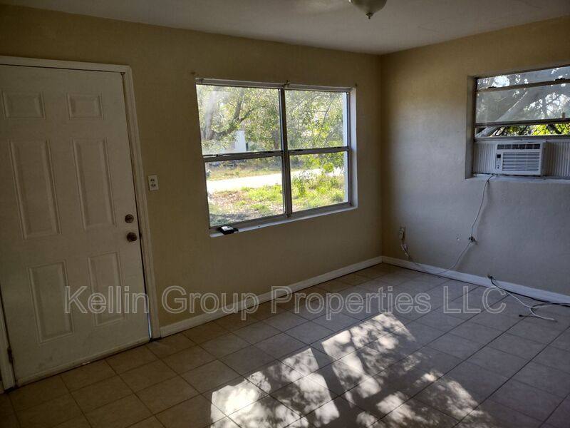 Apartment for rent at 157 E Northside Dr #1, Lake Wales, FL 33853