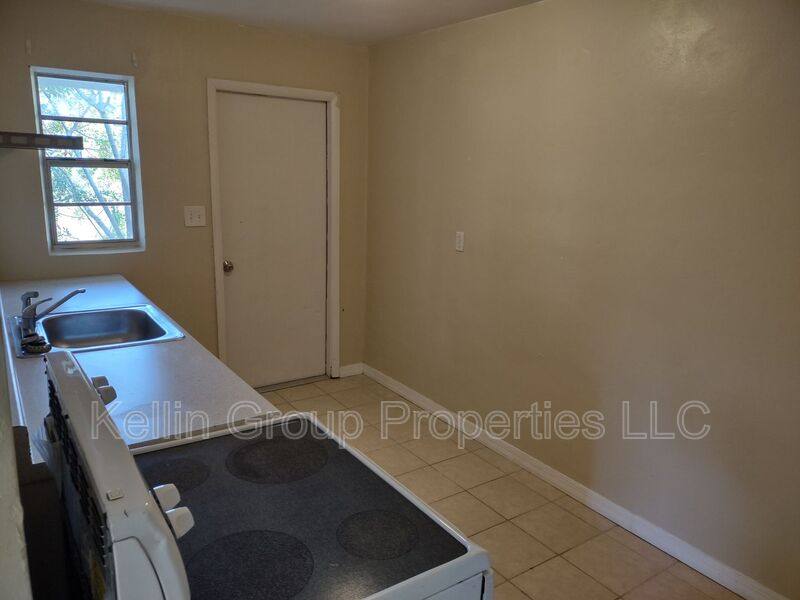 Apartment for rent at 157 E Northside Dr #1, Lake Wales, FL 33853