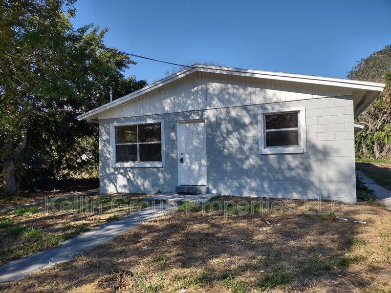 Apartment for rent at 157 E Northside Dr #1, Lake Wales, FL 33853