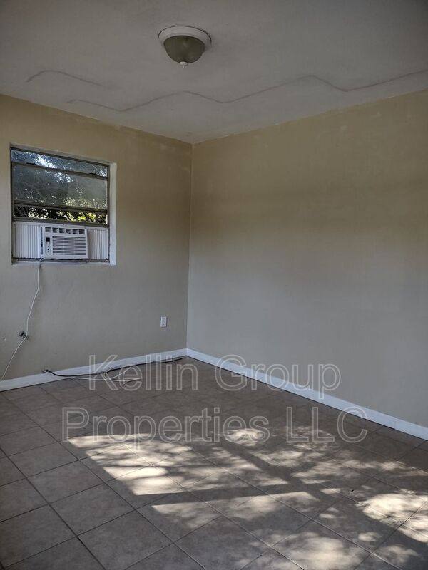 Apartment for rent at 157 E Northside Dr #1, Lake Wales, FL 33853