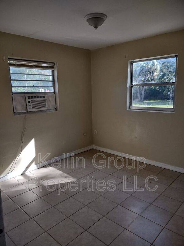 Apartment for rent at 157 E Northside Dr #1, Lake Wales, FL 33853