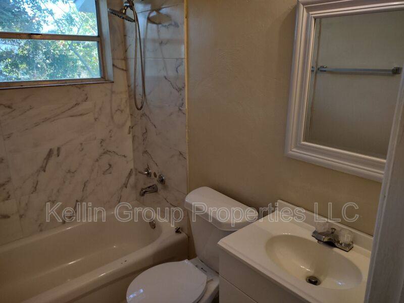 Apartment for rent at 157 E Northside Dr #1, Lake Wales, FL 33853