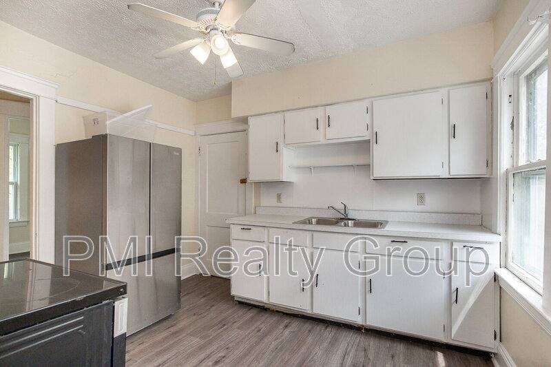 Apartment for rent at 1459 E 134th St #UP, Cleveland, OH 44112