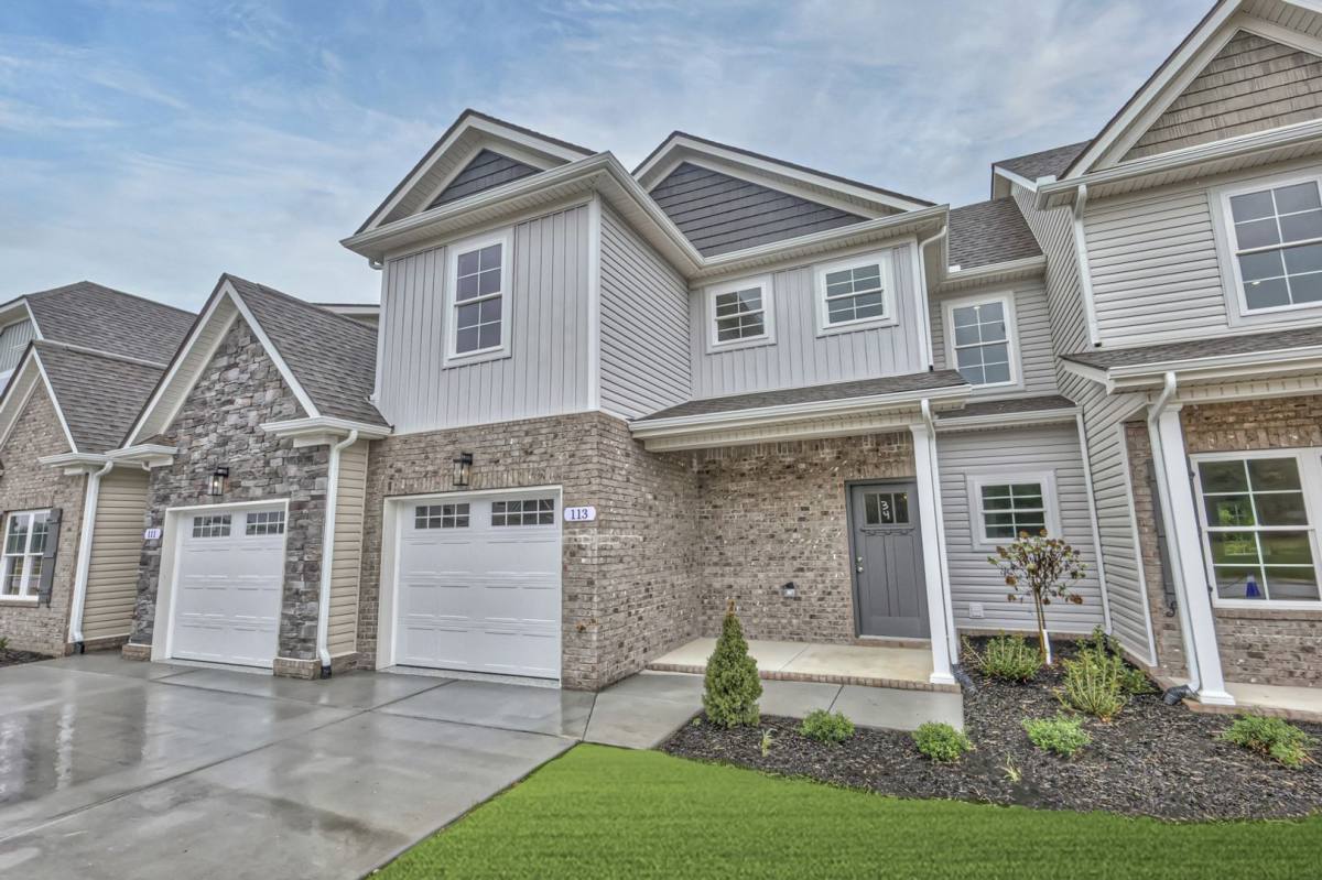 Townhouse for rent at 203 Creek Wood Rd, Manchester, TN 37355