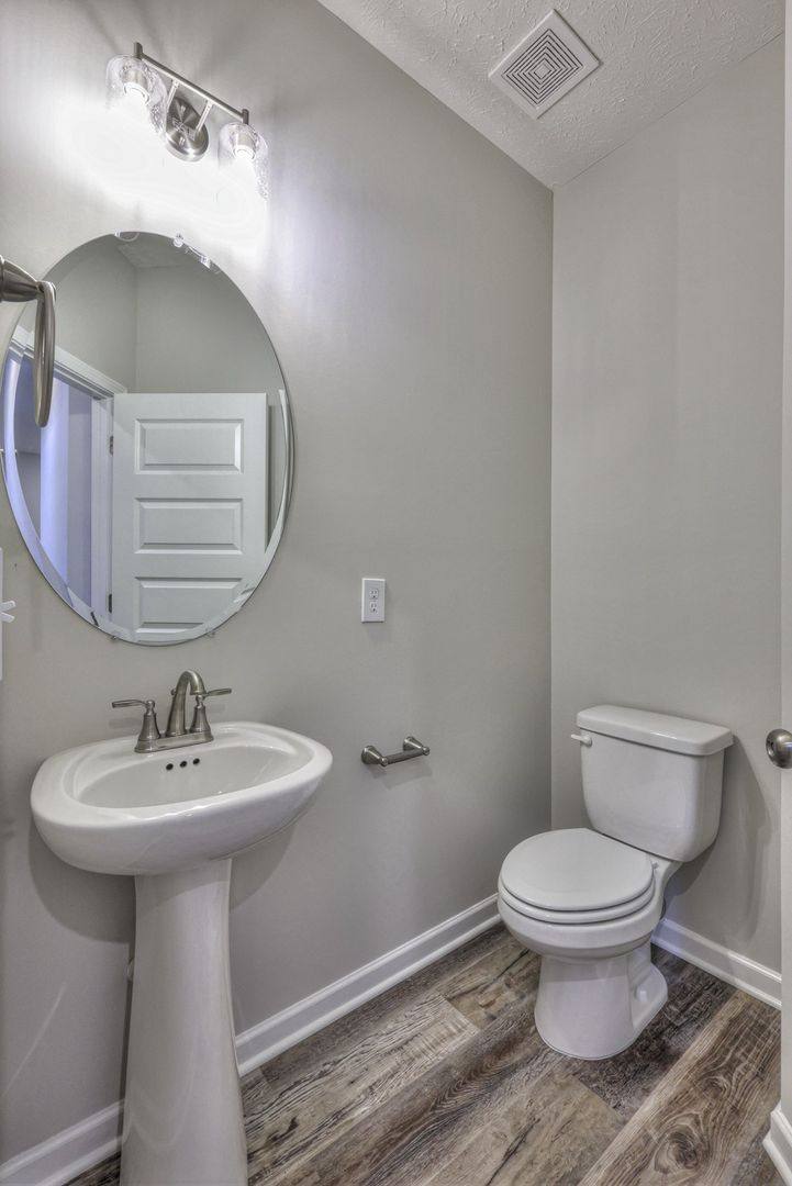 Townhouse for rent at 203 Creek Wood Rd, Manchester, TN 37355