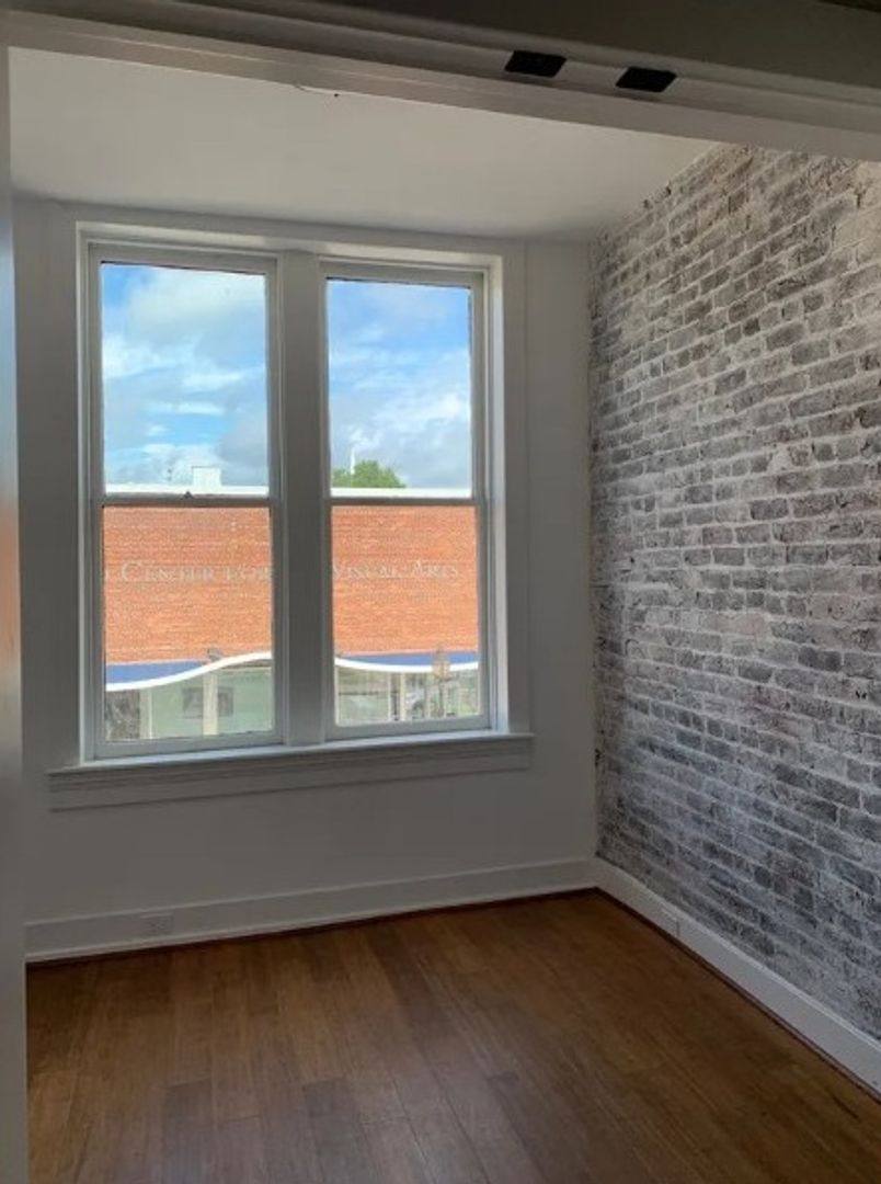 Apartment for rent at 142 N Main St, Farmville, VA 23901