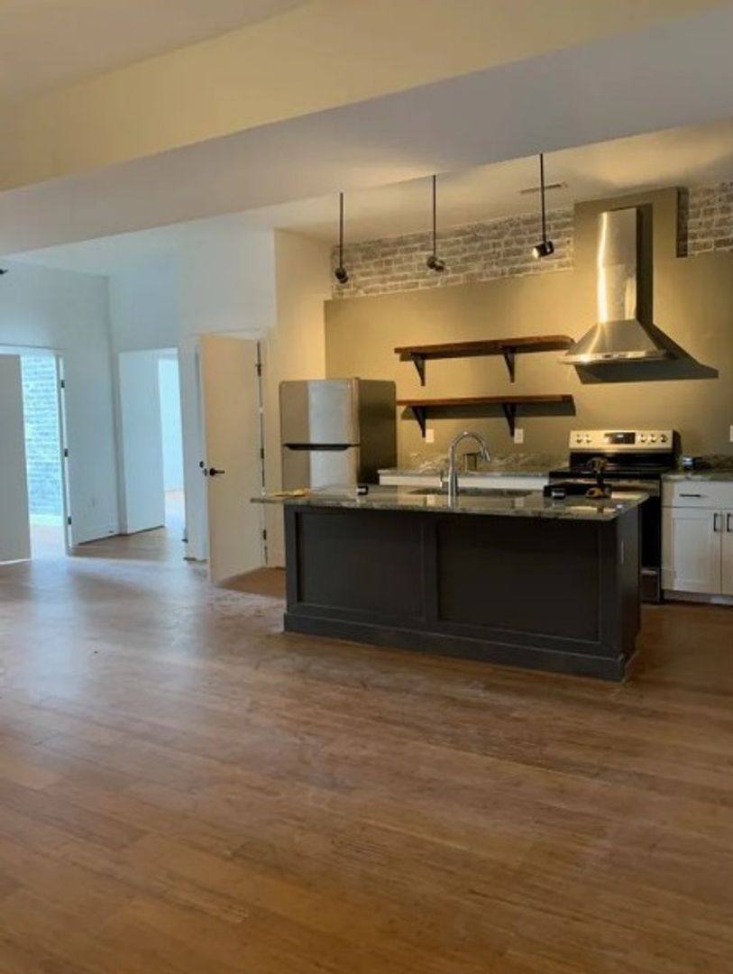 Apartment for rent at 142 N Main St, Farmville, VA 23901