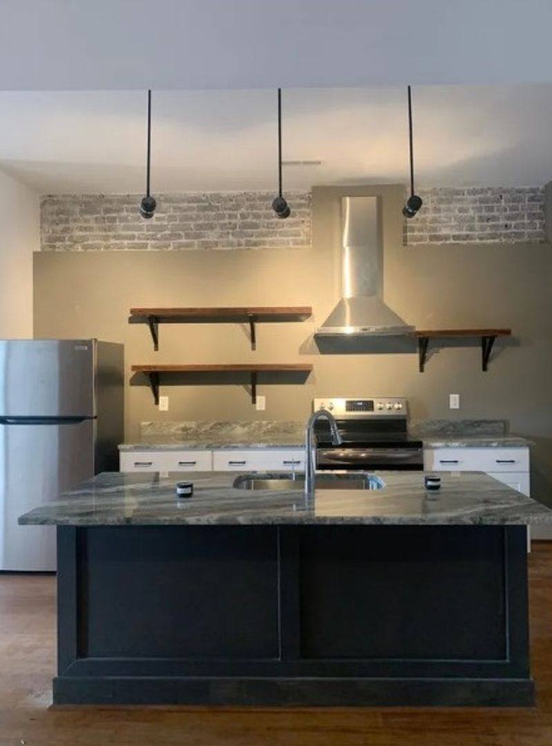 Apartment for rent at 142 N Main St, Farmville, VA 23901