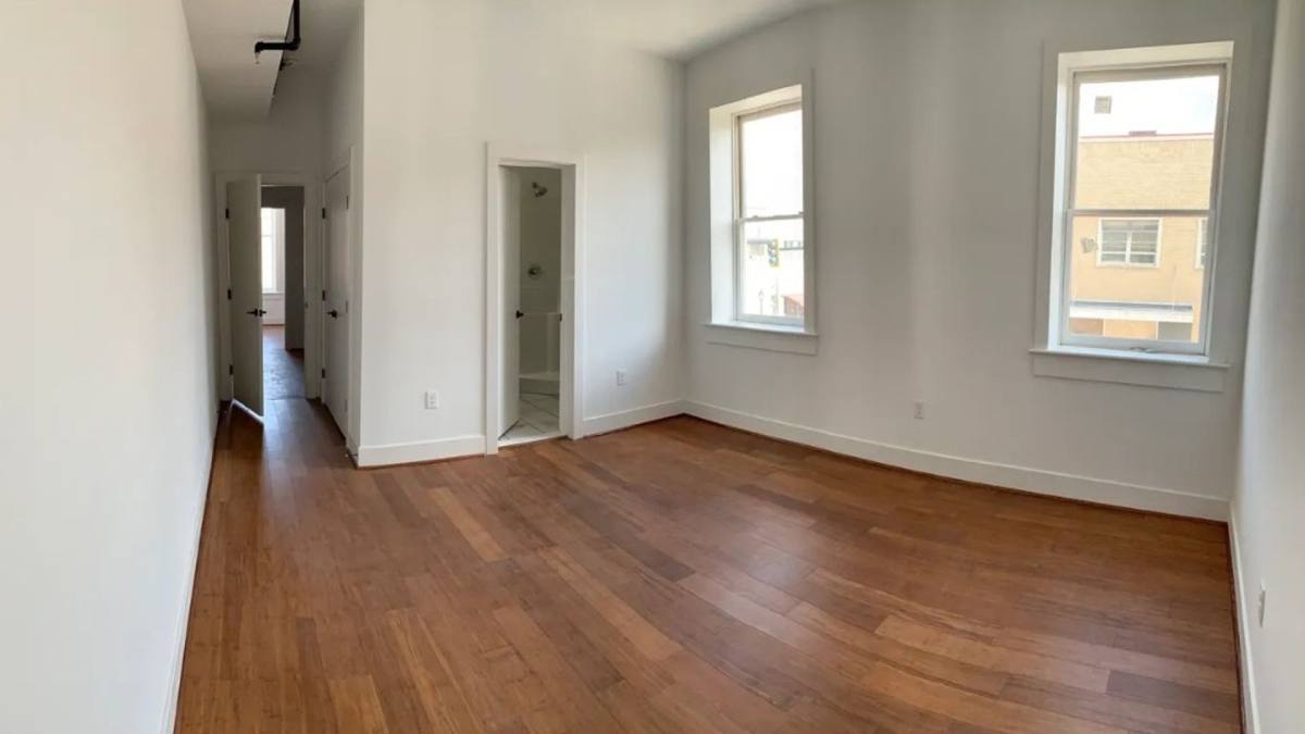 Apartment for rent at 142 N Main St, Farmville, VA 23901