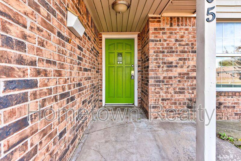 House for rent at 605 W Clarke St, El Reno, OK 73036