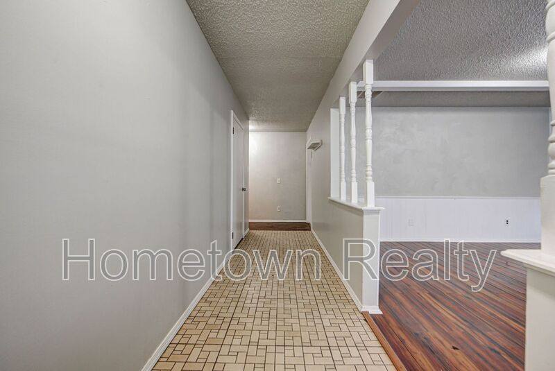 House for rent at 605 W Clarke St, El Reno, OK 73036