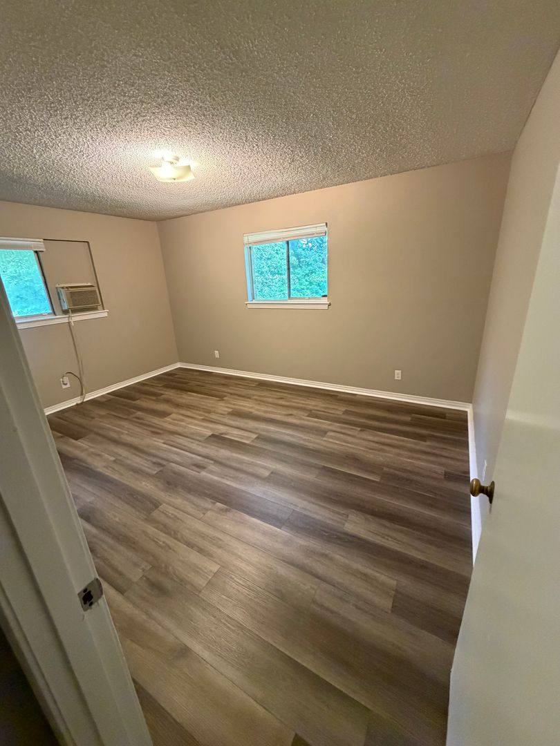 Apartment for rent at 1010 N Larchmont Ave, Chattanooga, TN 37411