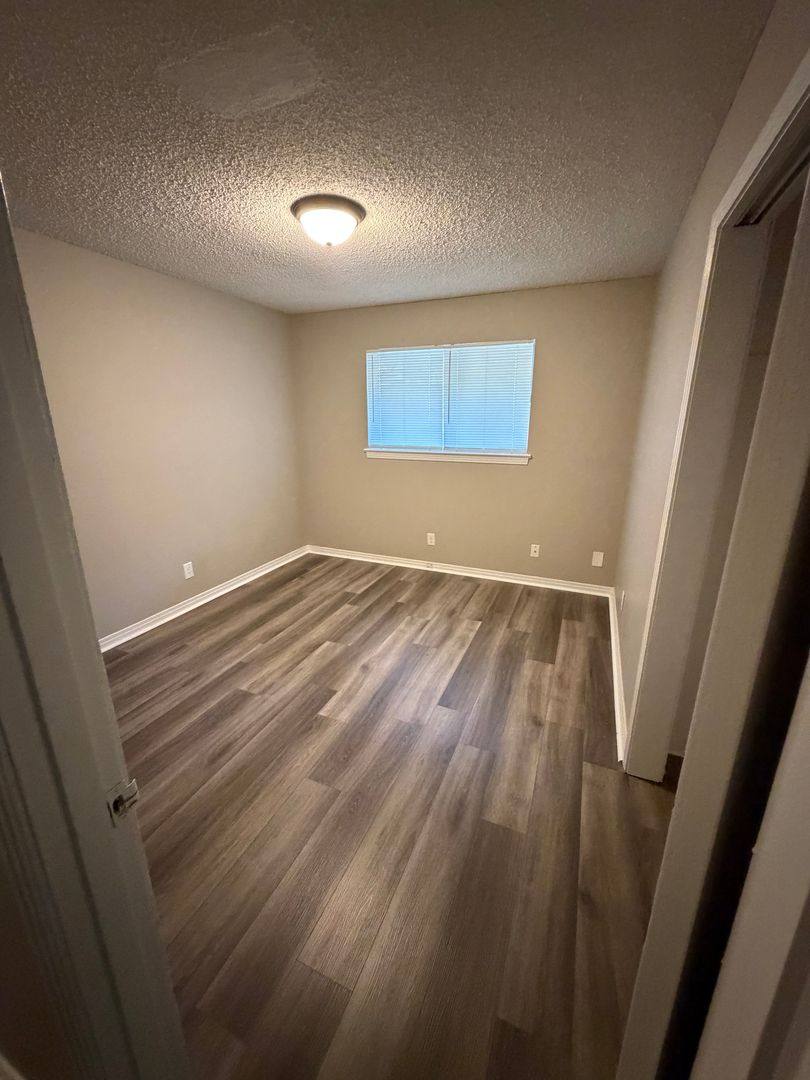 Apartment for rent at 1010 N Larchmont Ave, Chattanooga, TN 37411
