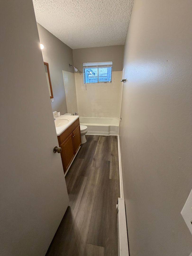 Apartment for rent at 1010 N Larchmont Ave, Chattanooga, TN 37411