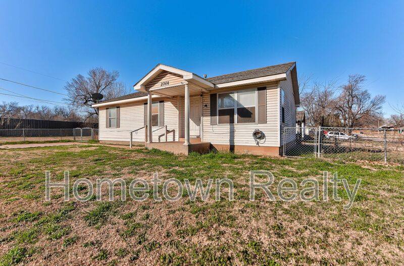House for rent at 2701 S Phillips Ave, Oklahoma City, OK 73129