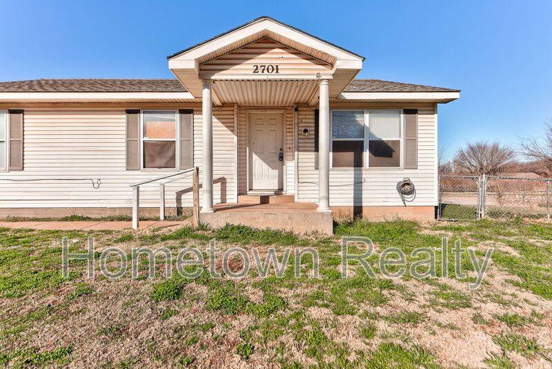 House for rent at 2701 S Phillips Ave, Oklahoma City, OK 73129