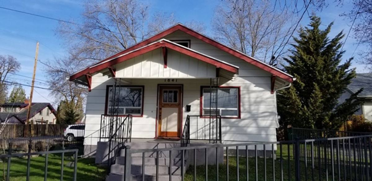 House for rent at 1841 Esplanade Ave, Klamath Falls, OR 97601