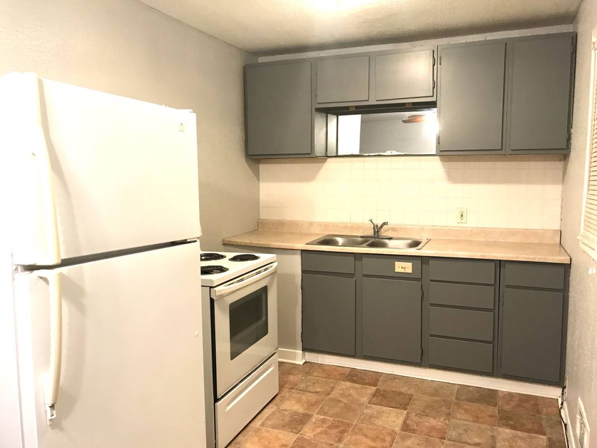 House for rent at 4900 E 41st Terrace, Kansas City, MO 64130
