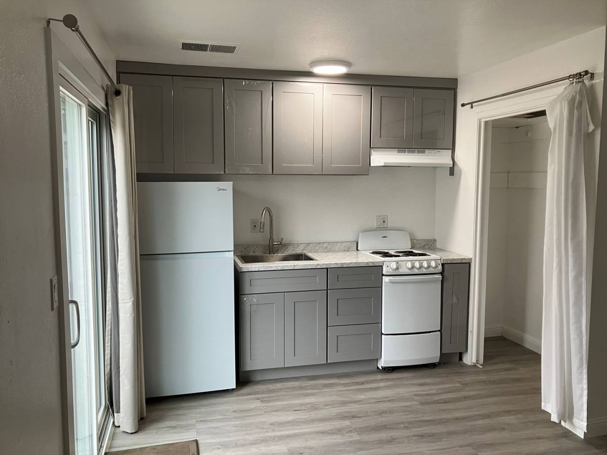 Apartment for rent at 412 College Ave, Modesto, CA 95350