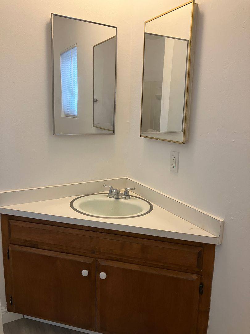 Apartment for rent at 412 College Ave, Modesto, CA 95350
