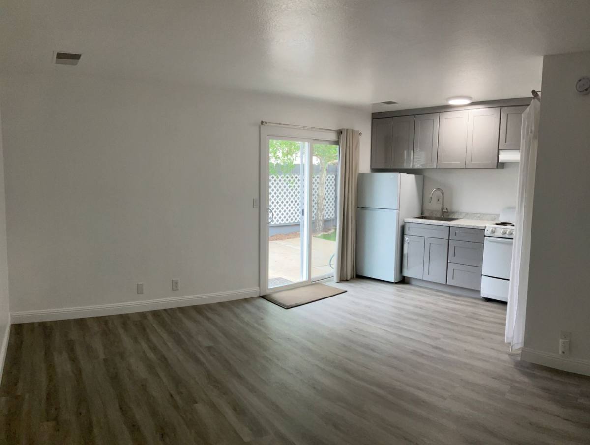 Apartment for rent at 412 College Ave, Modesto, CA 95350