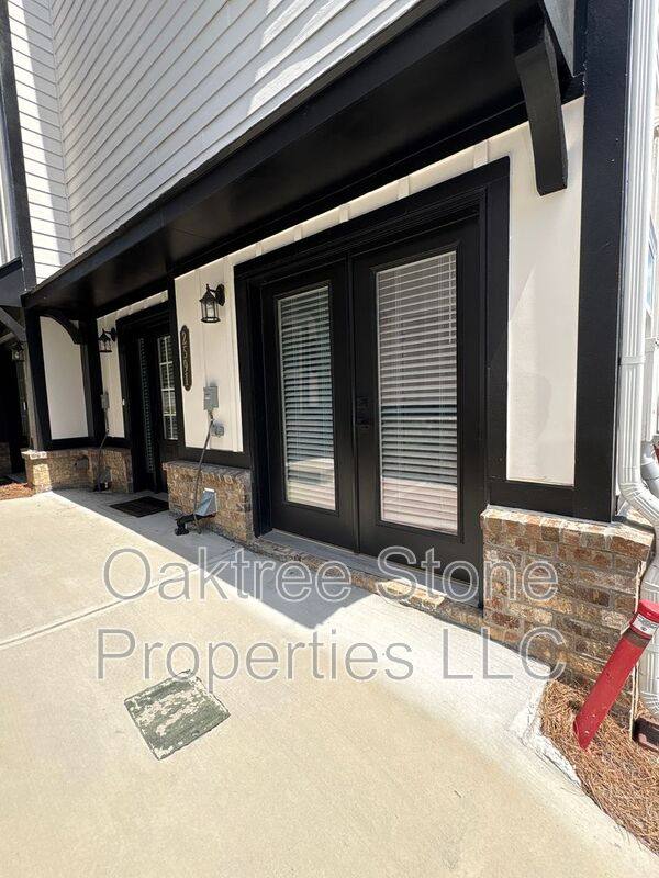 Townhouse for rent at 2591 Ocean Walk Dr NW, Atlanta, GA 30318
