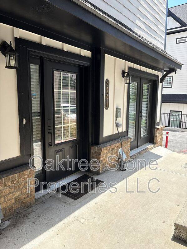Townhouse for rent at 2591 Ocean Walk Dr NW, Atlanta, GA 30318