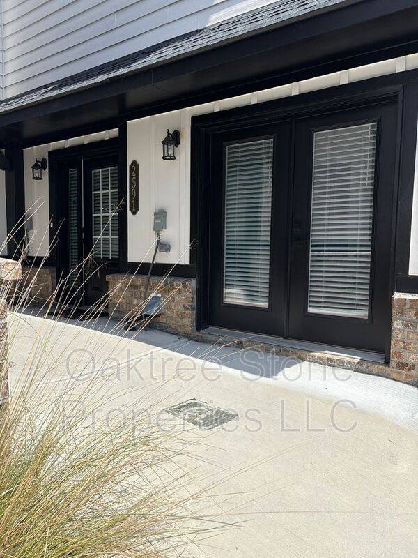 Townhouse for rent at 2591 Ocean Walk Dr NW, Atlanta, GA 30318