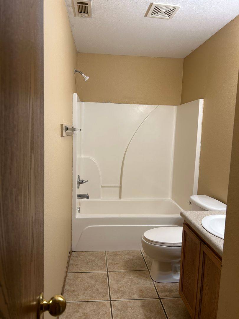 Apartment for rent at 309-311 E Laura St, Rogers, AR 72758