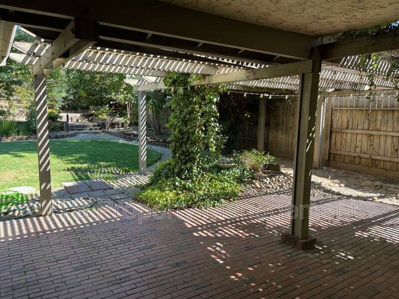 House for rent at 6830 Mellodora Dr, Orangevale, CA 95662