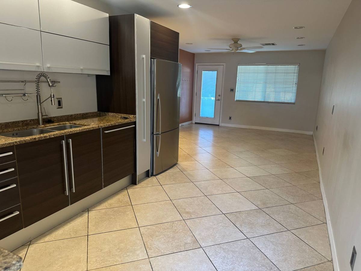 Townhouse for rent at 1850 E Maryland Ave, Phoenix, AZ 85016