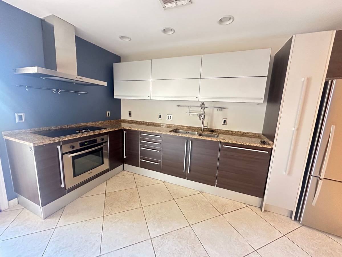 Townhouse for rent at 1850 E Maryland Ave, Phoenix, AZ 85016
