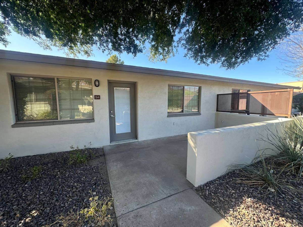 Townhouse for rent at 1850 E Maryland Ave, Phoenix, AZ 85016