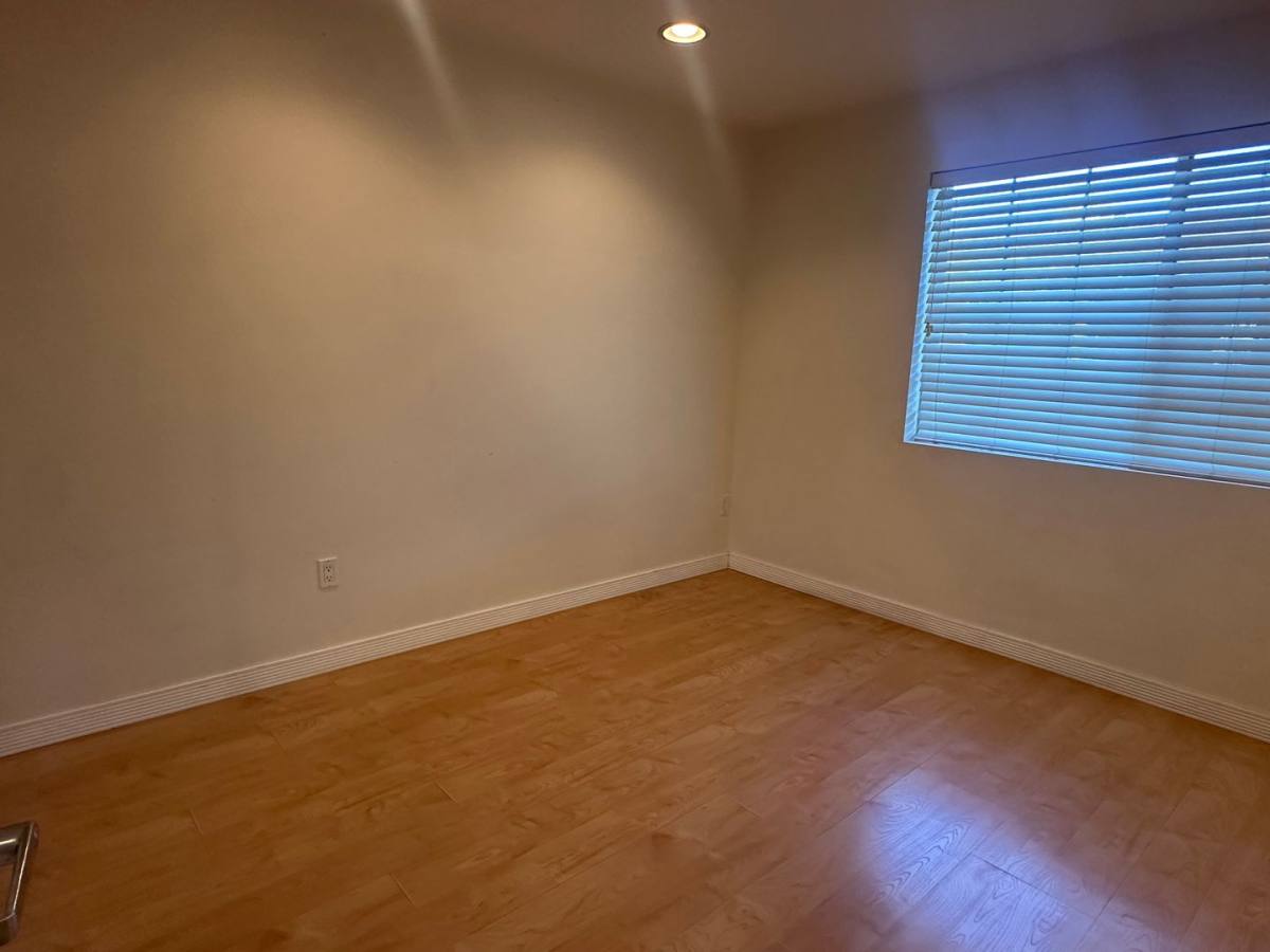 Townhouse for rent at 1850 E Maryland Ave, Phoenix, AZ 85016