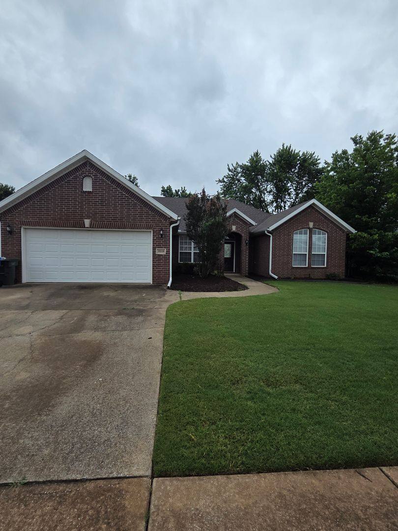 House for rent at 3219 W Thornebrook St, Fayetteville, AR 72704