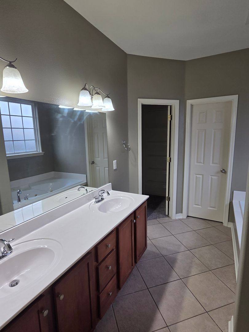 House for rent at 3219 W Thornebrook St, Fayetteville, AR 72704