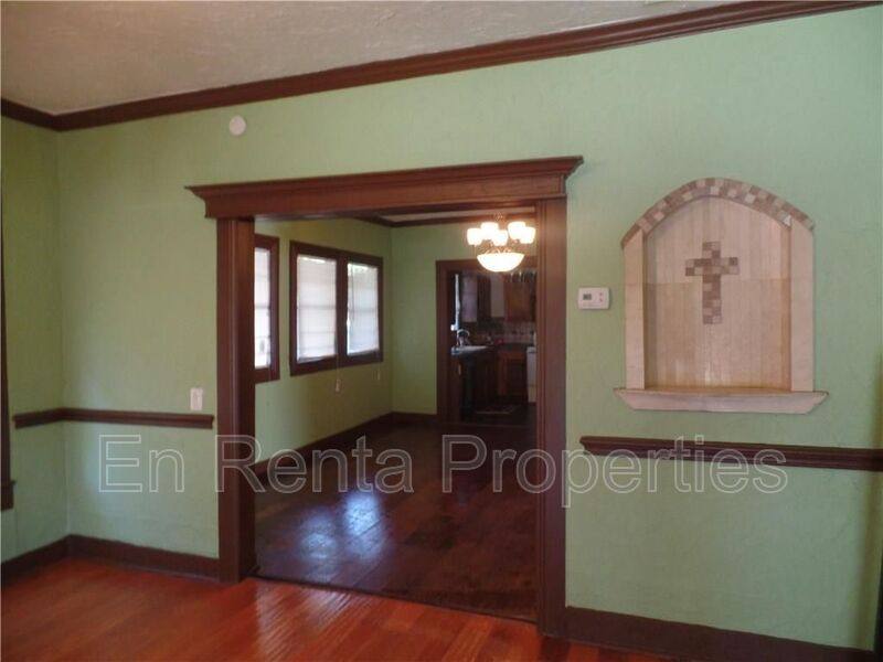 House for rent at 1925 Saint Louis Ave, Fort Worth, TX 76110